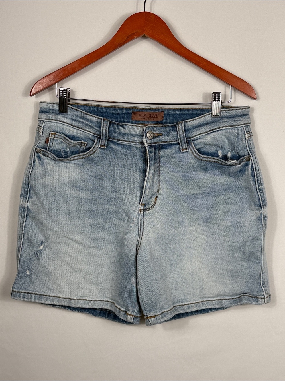 Judy Blue Light Blue Distressed Denim Shorts. Stretch. Womens Size XL. 5” inseam